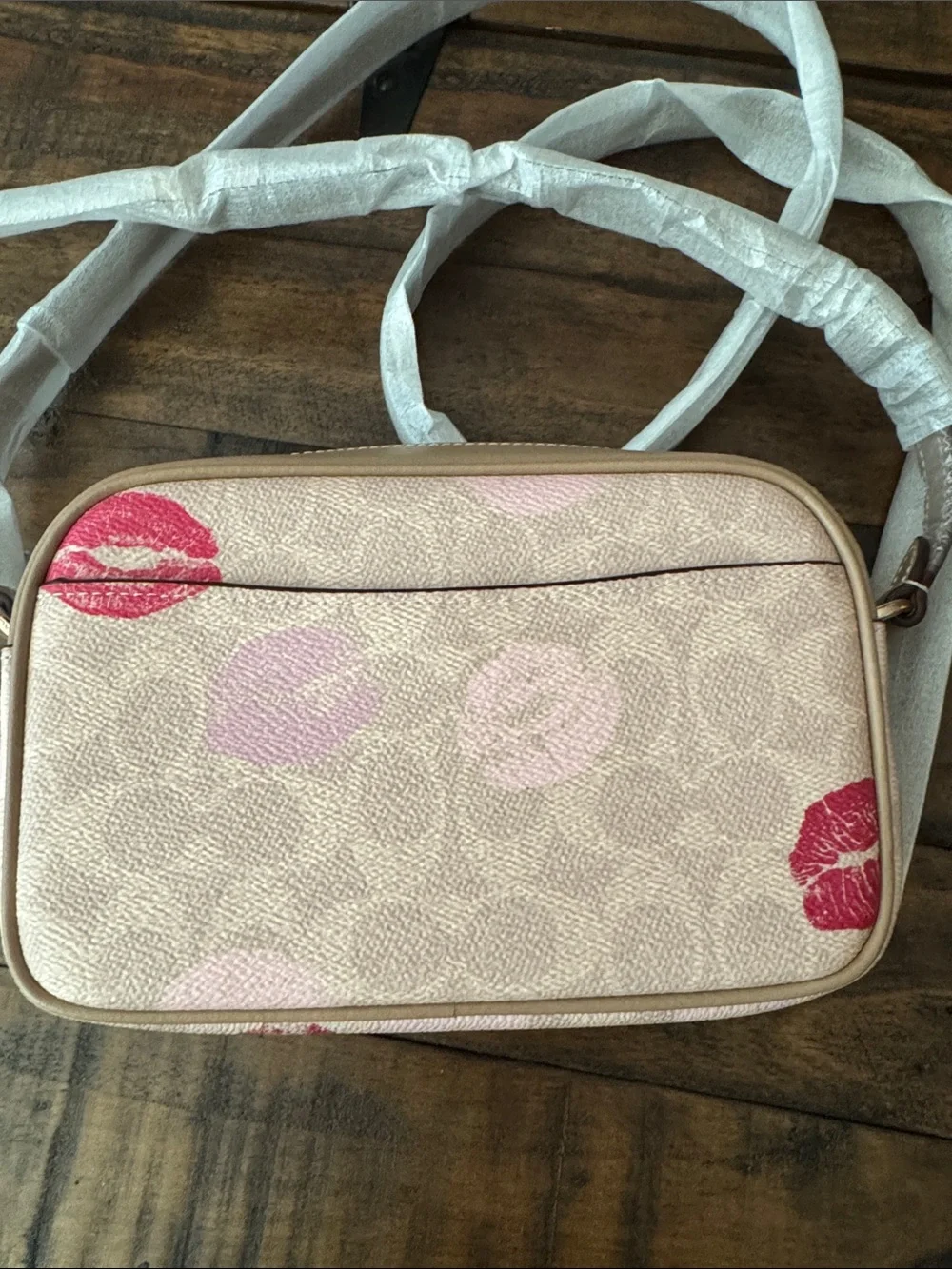 NWT Coach Mini Jamie Camera Bag in Signature Canvas with Lips Print